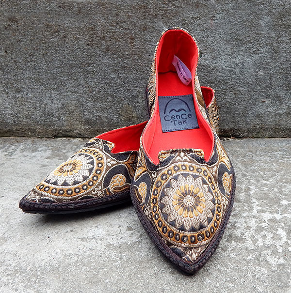 scarpe della tradizione friulana in chiave moderna
